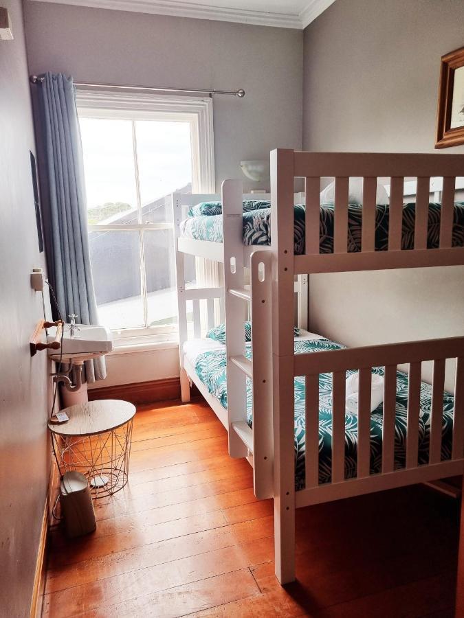 Harbourview Hotel Раглан Екстериор снимка