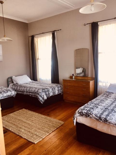 Harbourview Hotel Раглан Екстериор снимка