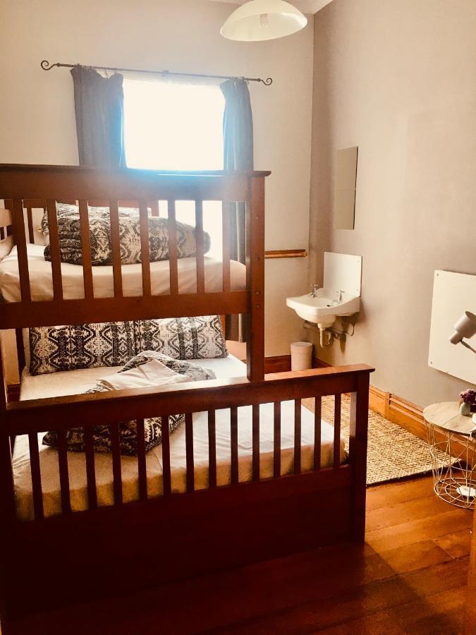 Harbourview Hotel Раглан Екстериор снимка